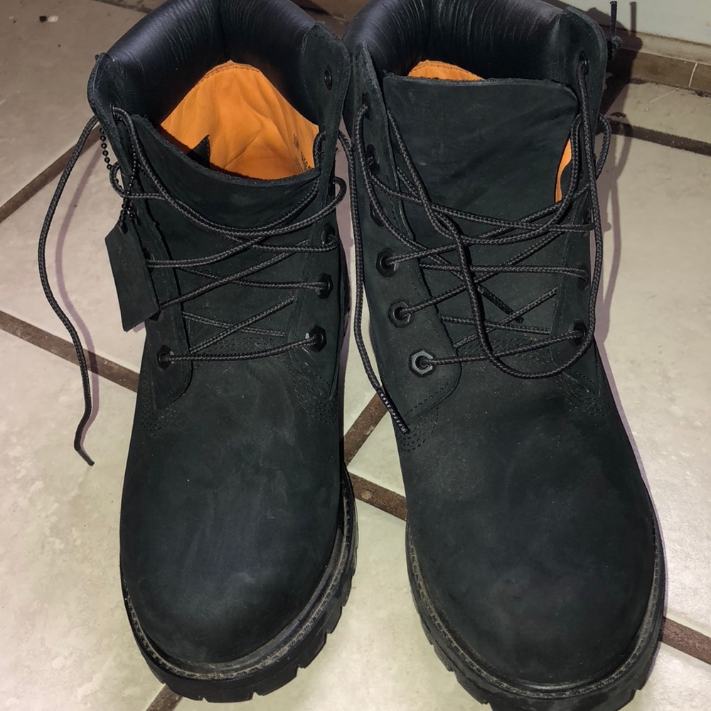 AUTHENTIC BLACK TIMBERLANDS